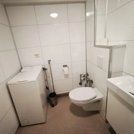 Skarvegen Studioapartment - Part Of A Private Family Tromso
