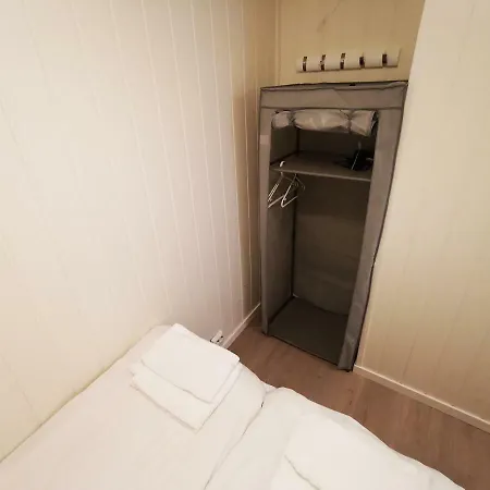 Skarvegen Studioapartment - Part Of A Private Family Lägenhet *